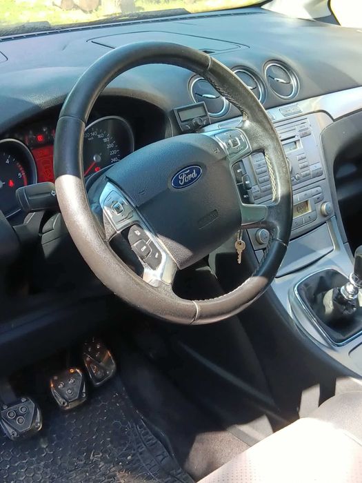 De anzare Ford S-MAX 2.0