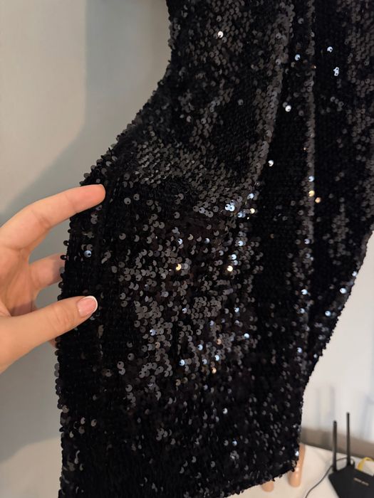 Къса черна рокля с пайети Nly One