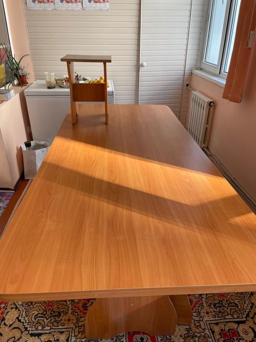 Стол кухонный с стульями