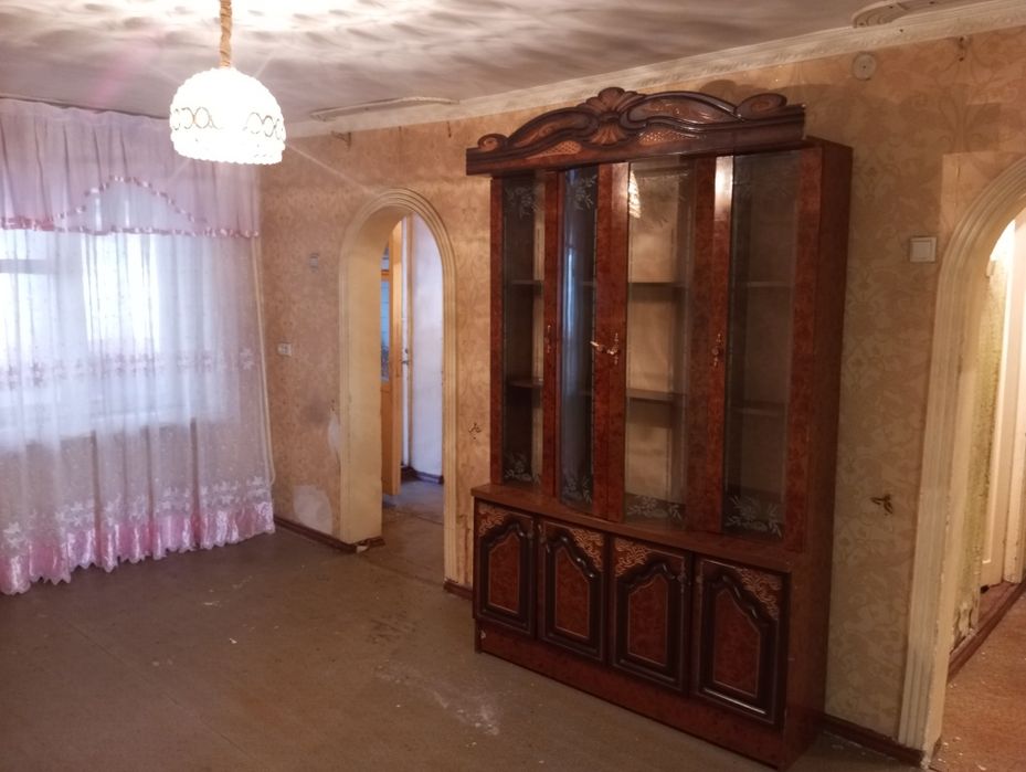 Квартира сотилади 2 хонали сентрда жойлашган 1қаватда ремонти ўртача