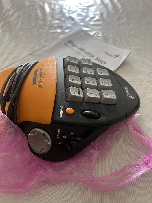 Геймерская клавиатура Genius ErgoMedia 500