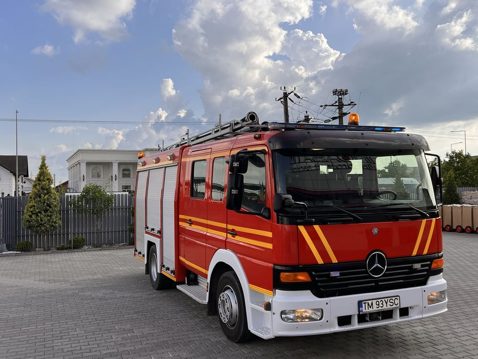 Mașina de Pompieri Mercedes, echipata și înmatriculată, 2500 L + spuma