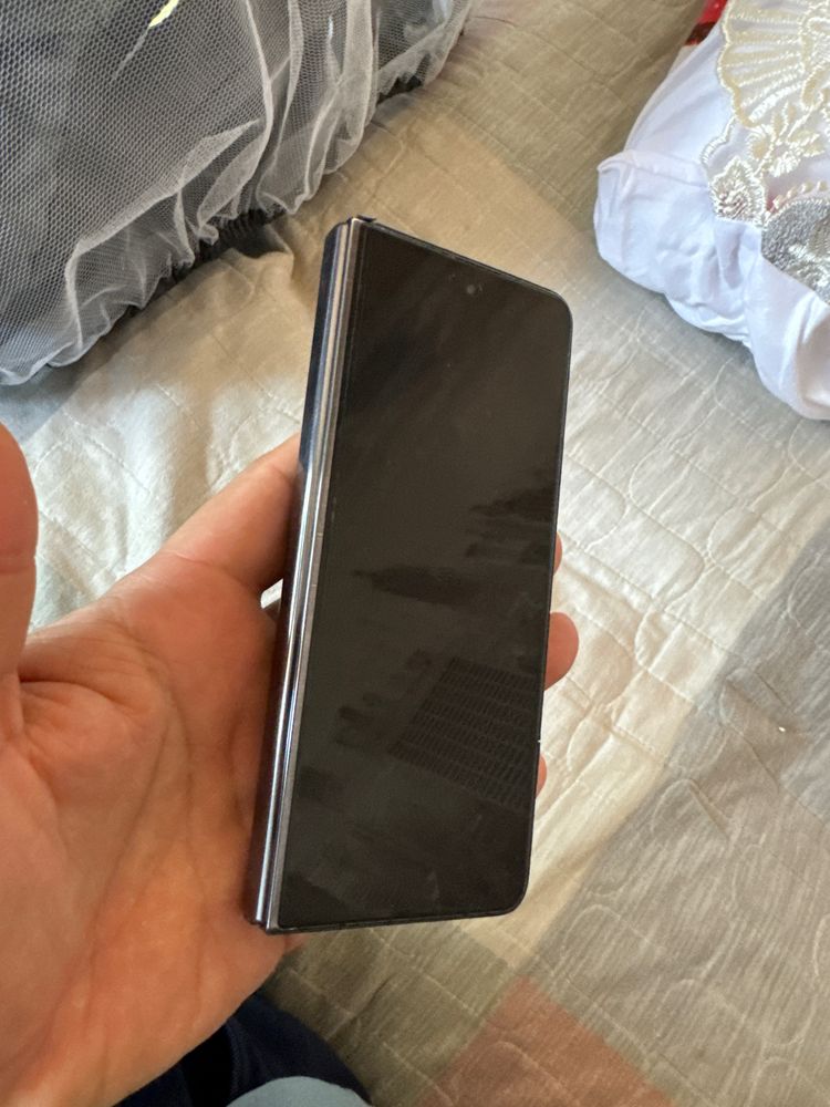 Samsung fold 5 в идеальном состоянии