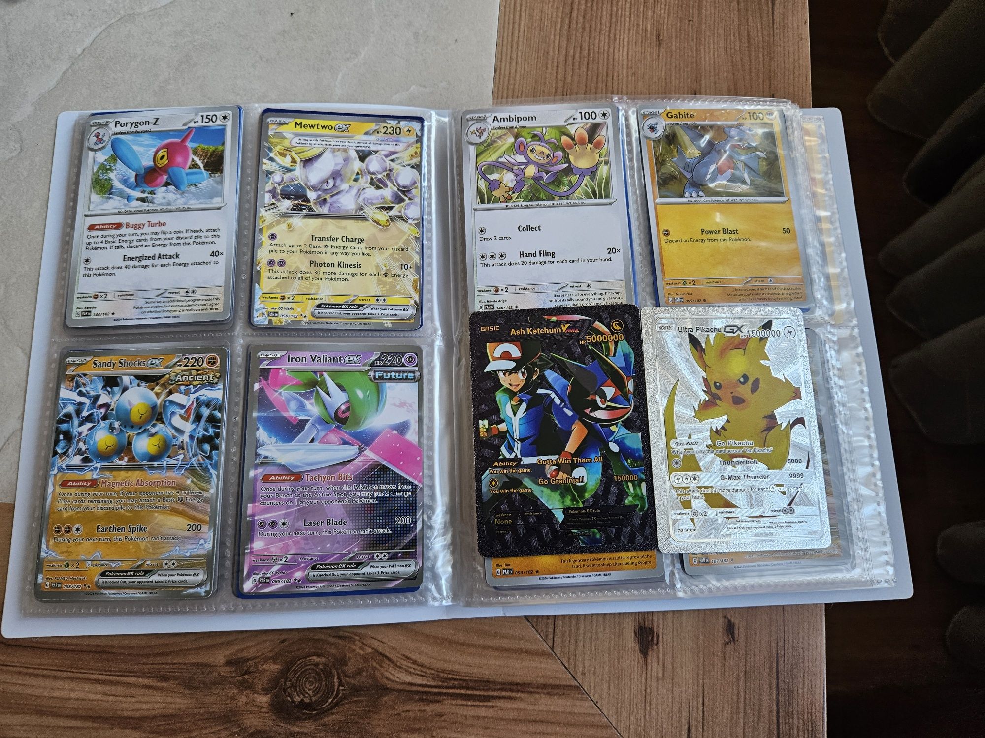 89 Pokémon карти + албум