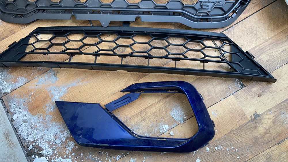 Grile Bara fata Ford Fiesta 7 mk7 ST 2017 , 2018 , 2019 , 2020 , 2021
