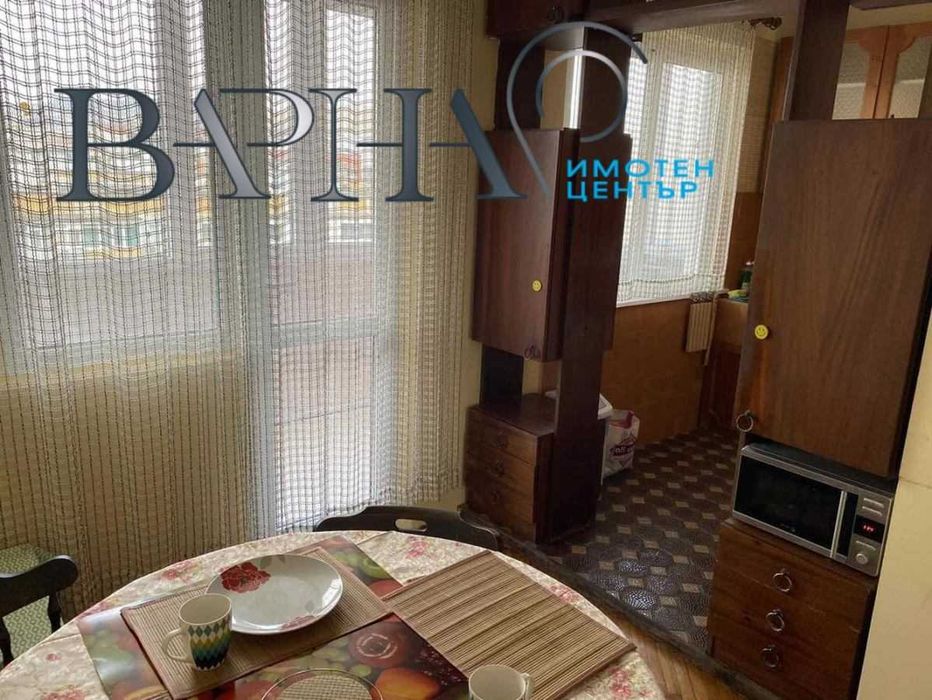 Дава се под наем Тристаен апартамент в Варна, Център - 100 кв.м за 612 € - Снимка #1