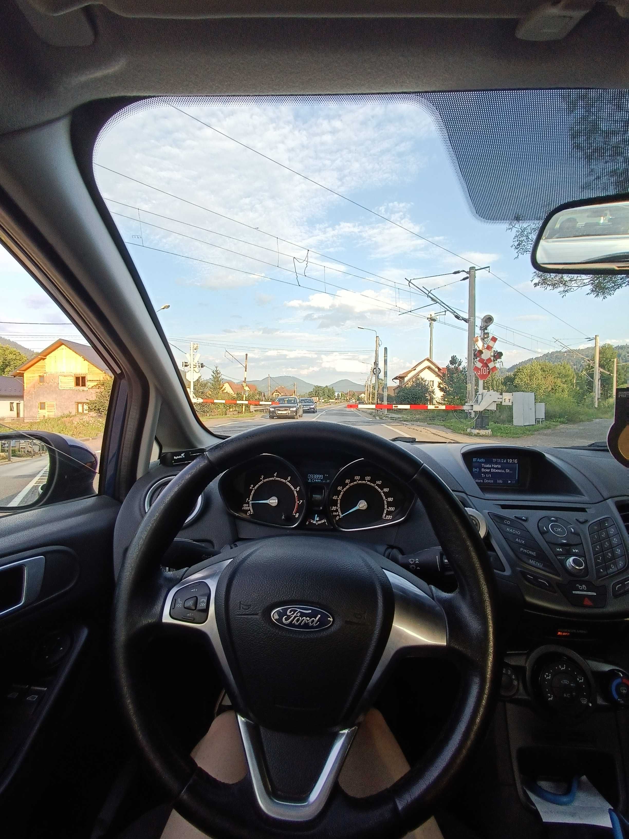 Vând Ford Fiesta 2016