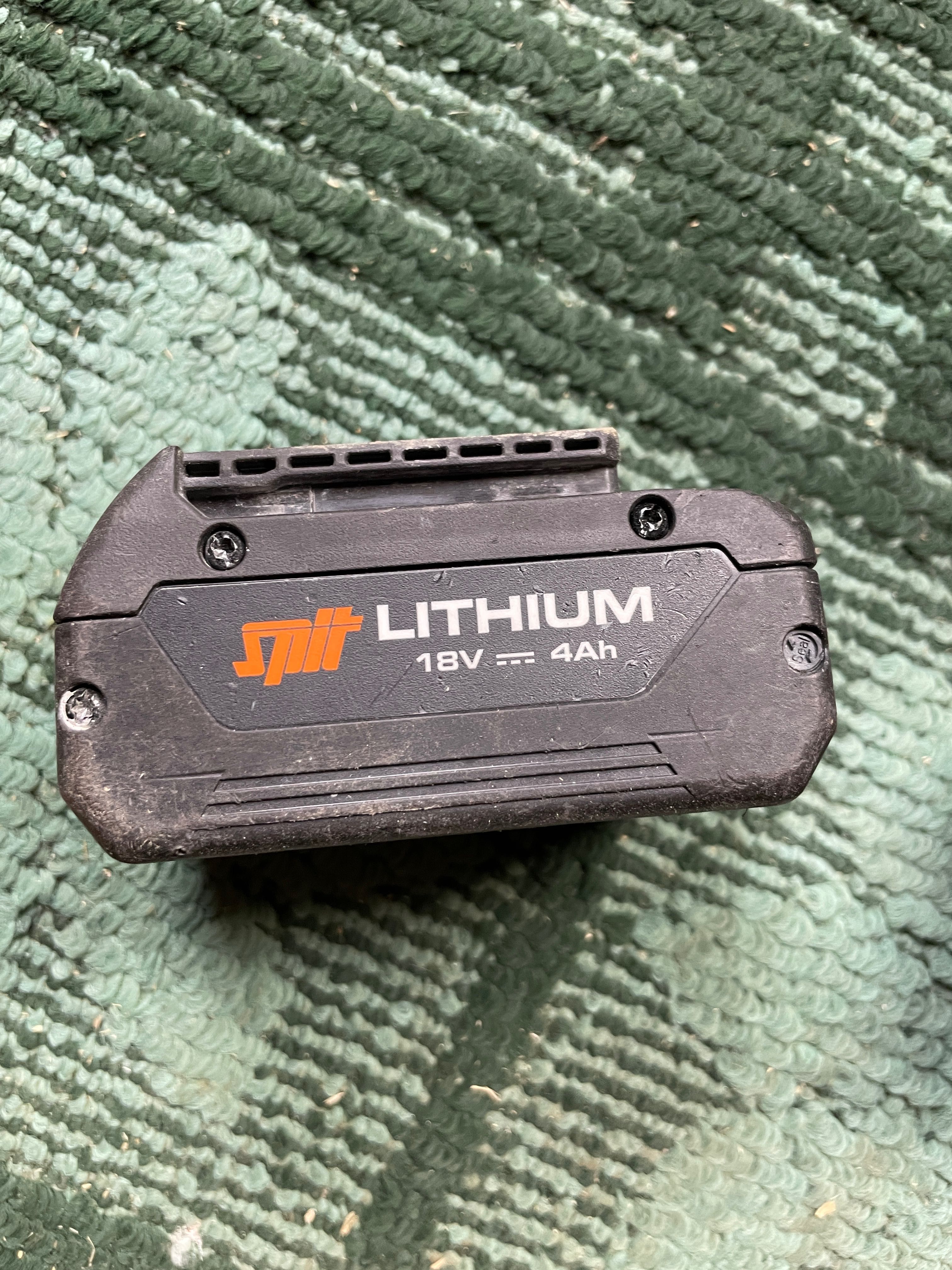 Vând autofiletanta LITHIUM HDI 286 18V + 2 baterii 4Ah + încărcător.
