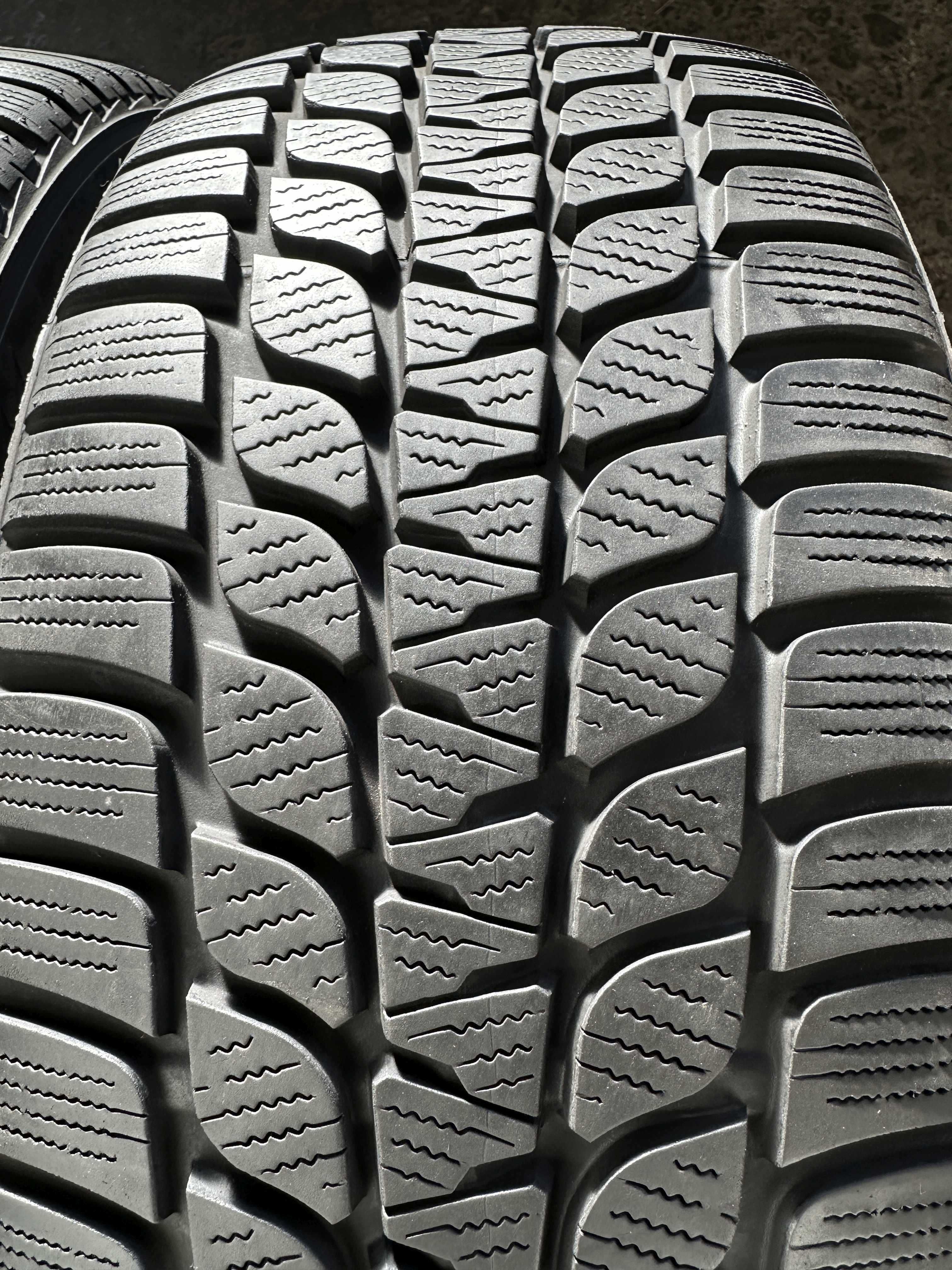 SET 2 Anvelope Iarna 225/40 R19 93V BRIDGESTONE Brizzak LM 25V