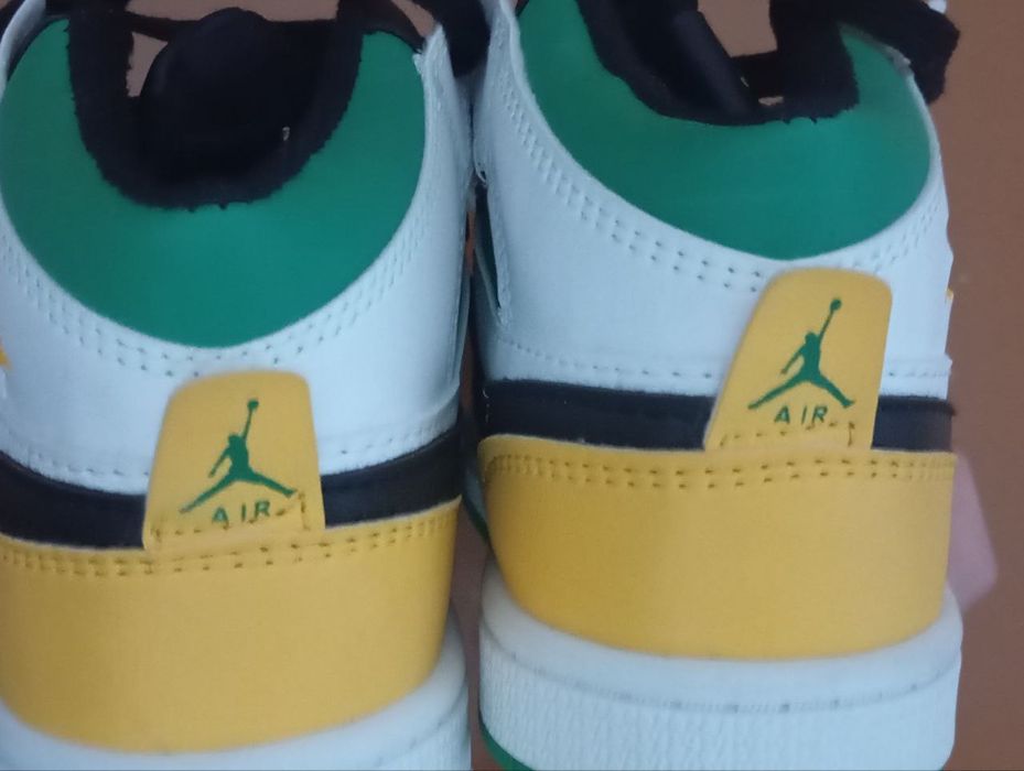 Обувь новая крассовка