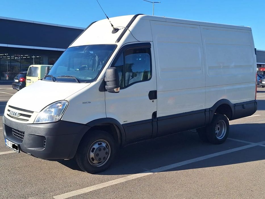 Iveco DAILY AC cat.B Aer Conditionat , Primul proprietar in Romania ,categoria B /3,5 tone