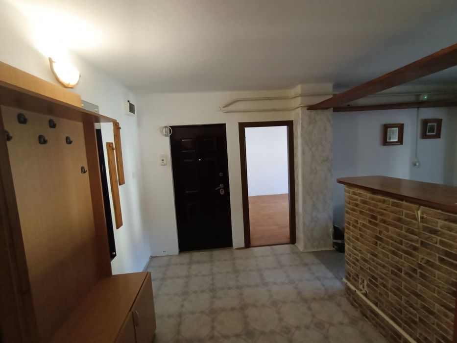 Apartament de vanzare cu 3 camere obcini