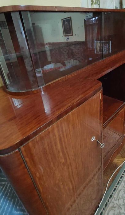 Vand dulap cu vitrina