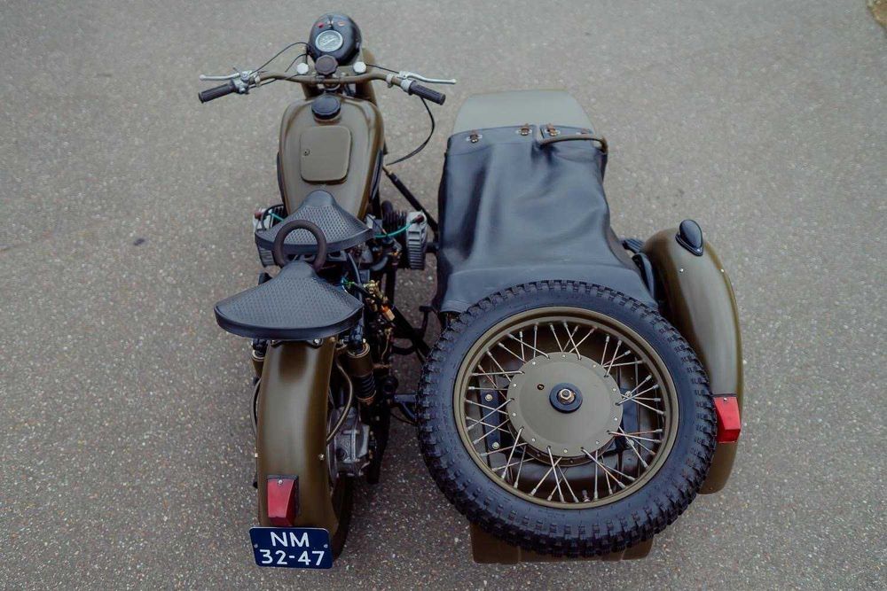 Motocicleta cu atas DNEPR K750