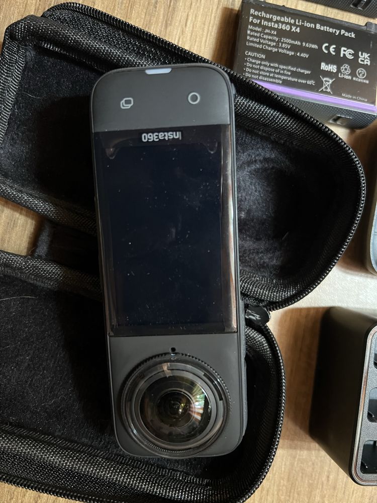 Insta 360 X4 + Accesorii Moto