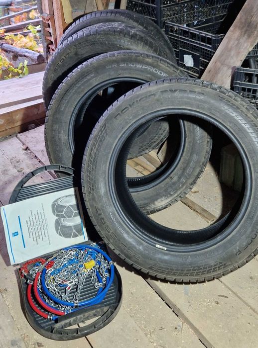 Зимни гуми Nokian WR Snow Proof 235/55R17  + вериги за сняг