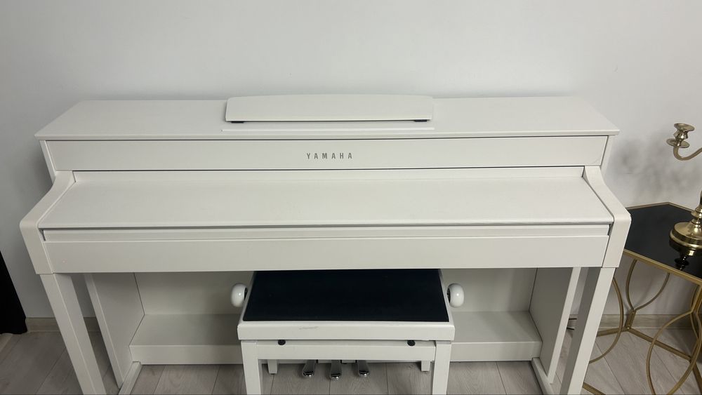 Pianina Yamaha CLP-535 + scaun