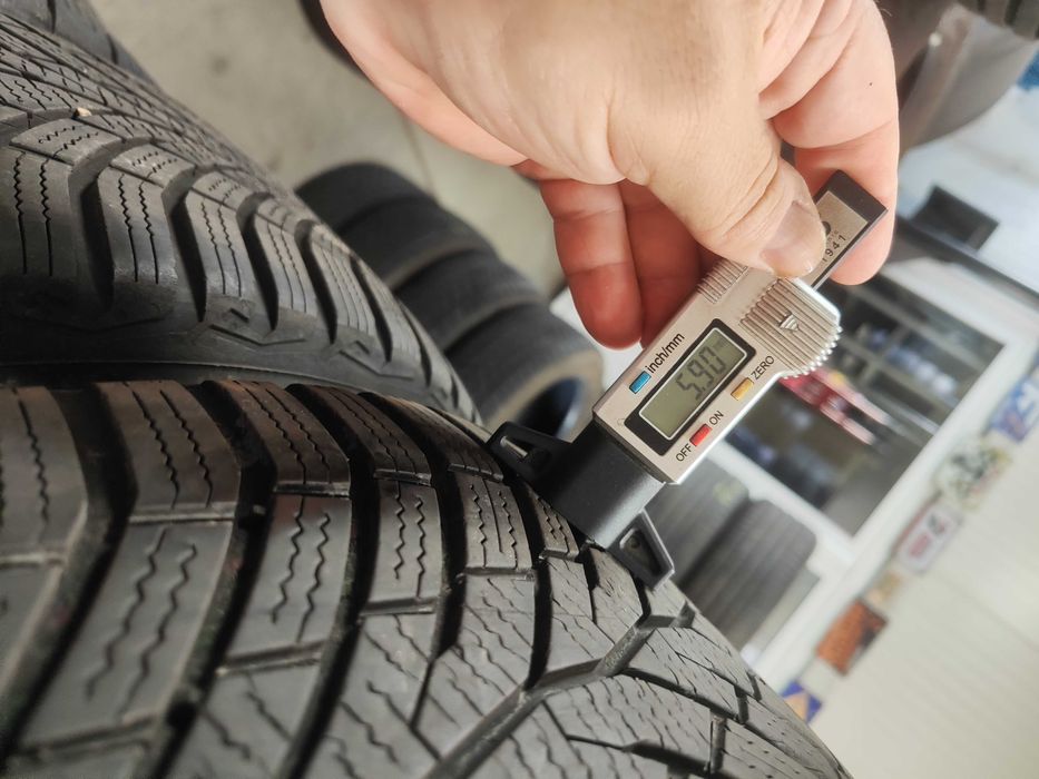 2бр. зимни гуми 225/50/17 Continental