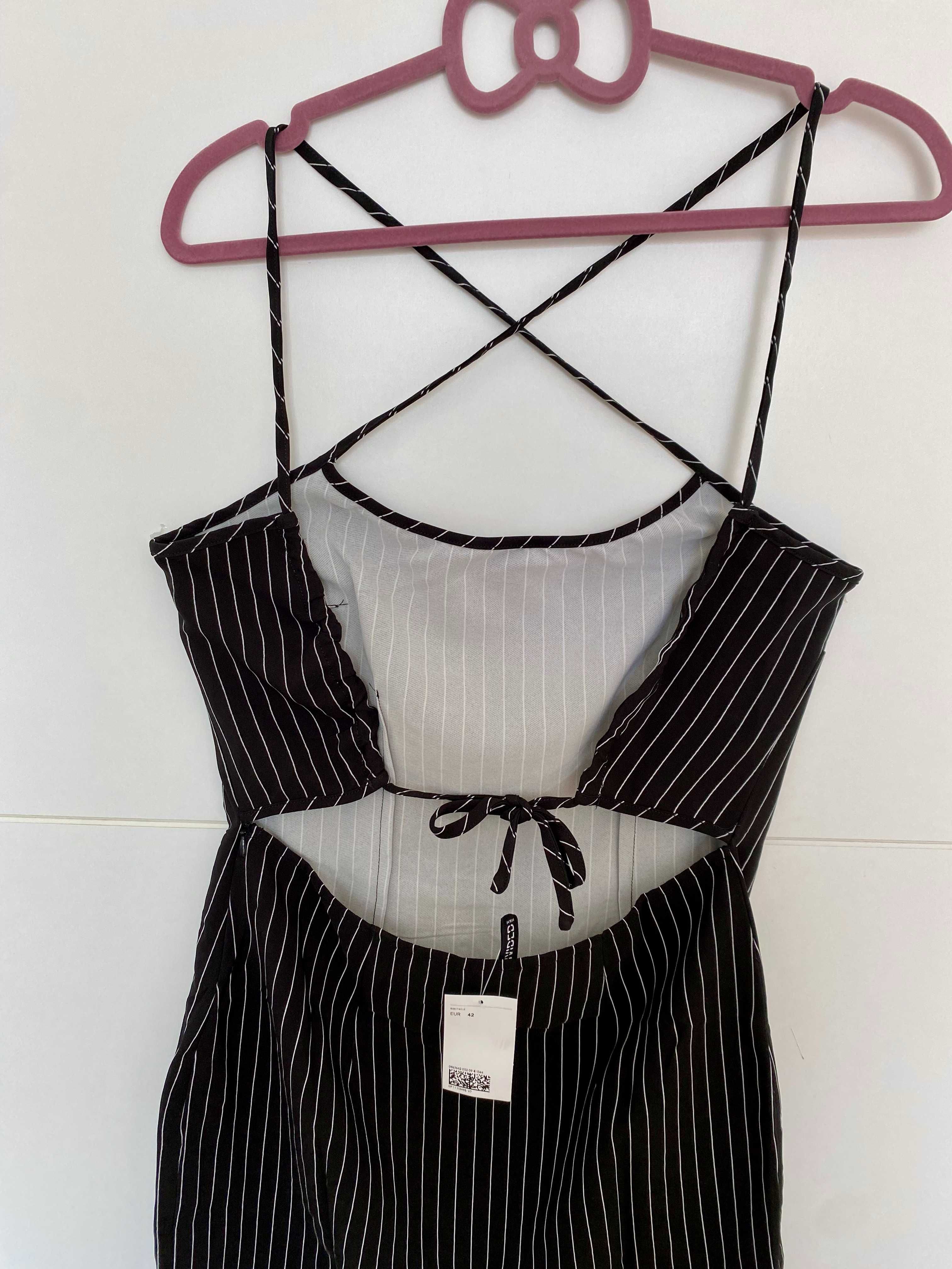 Rochie neagra scurta in dungi cu spatele decupat H&M mar 40 - 42 M L