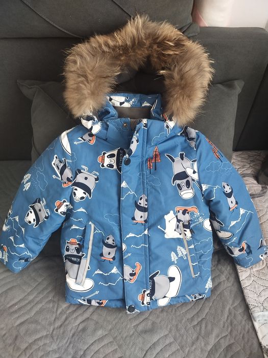 Продам детскую зимн куртку в подарок сапожки состояние нового 21 раз.