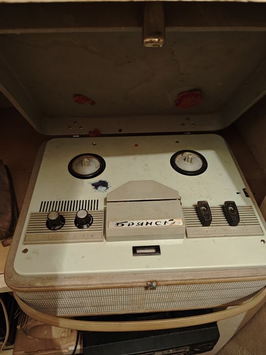 Винтажный магнитофон Брянск