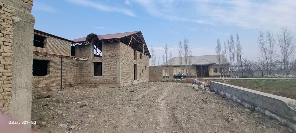 Зудлик билан уй сотилади