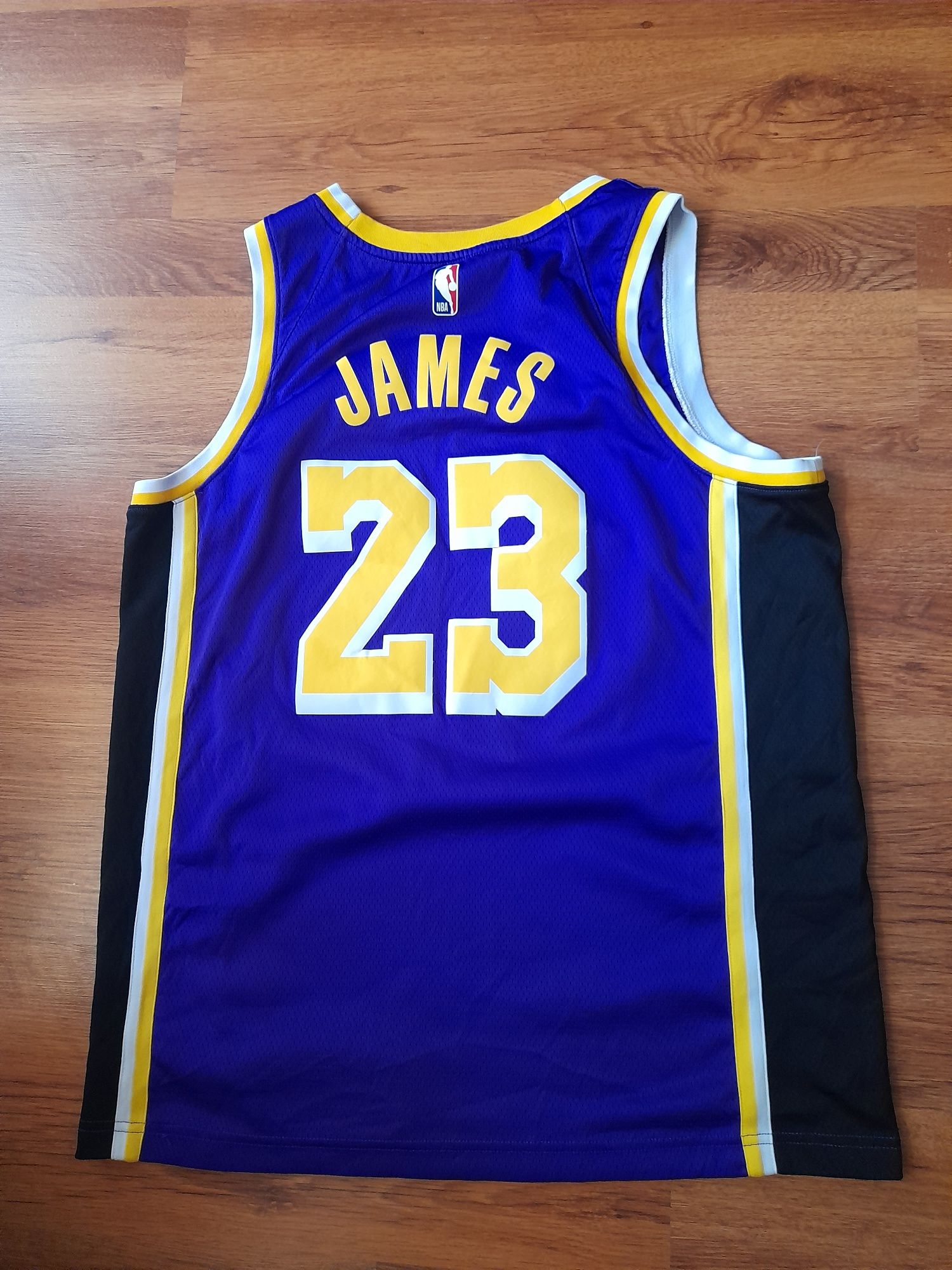 Jordan LAKERS LeBron James мъжки потник L размер.