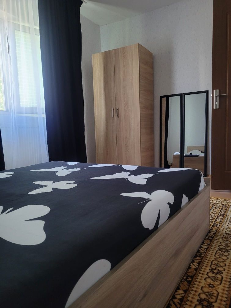 Inchiriez apartament 2 camere in regim hotelier