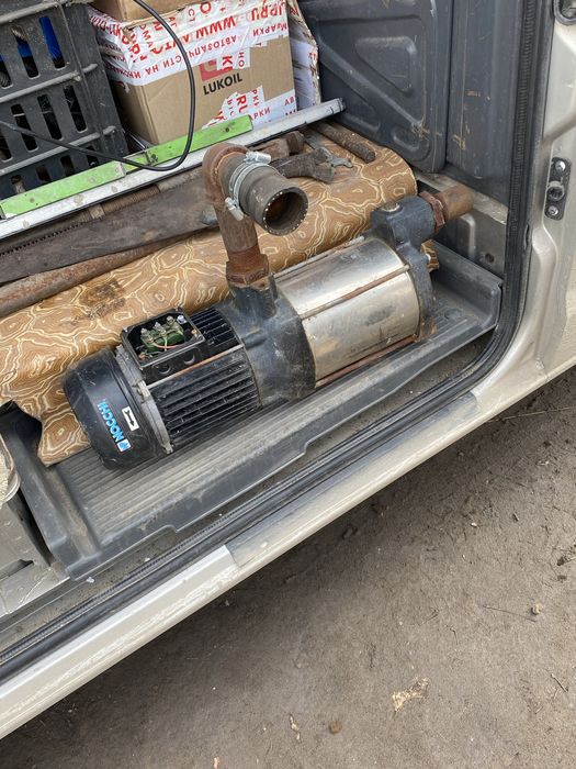 Продам насос поливочный