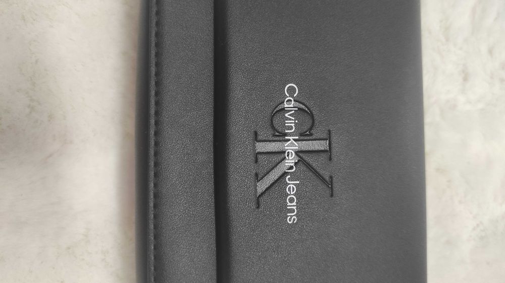 Оригинална дамска чанта Calvin Klein
