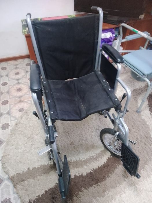 Продам инволидную коляску