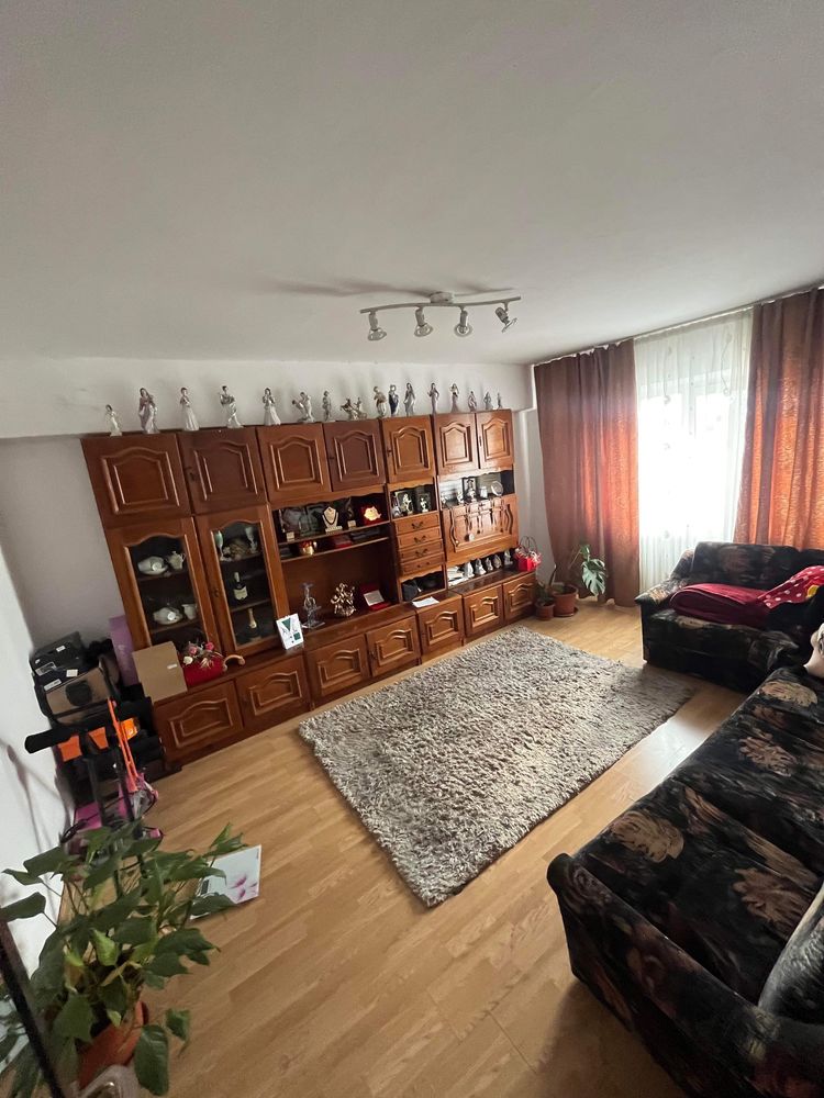 Proprietar, vând apartament cu 4 camere,zona Autogara.