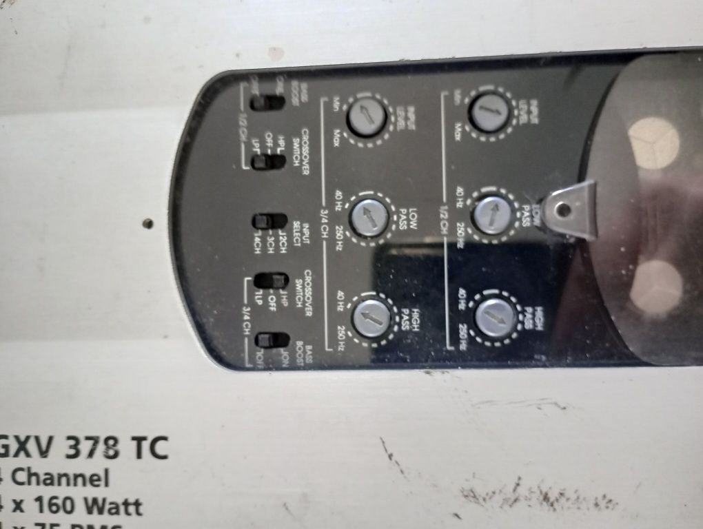 Amplificator auto  640w