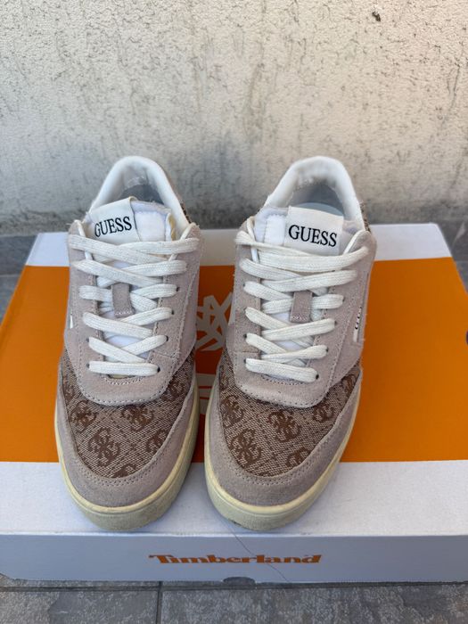 Дамски маратонки GUESS, бледо розови