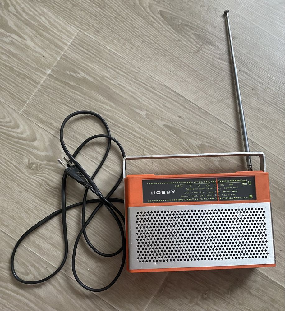 Radio Hobby, 1978- vintage- funcțional ( priză /baterii )-portabil.