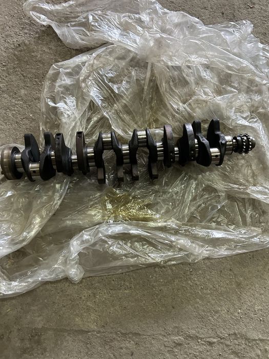 Продам коленвал на мерседес с двигателя м103