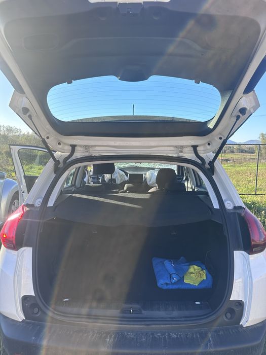 Peugeot 2008 lovit față, se vinde exact cum arată, preț negociabil.