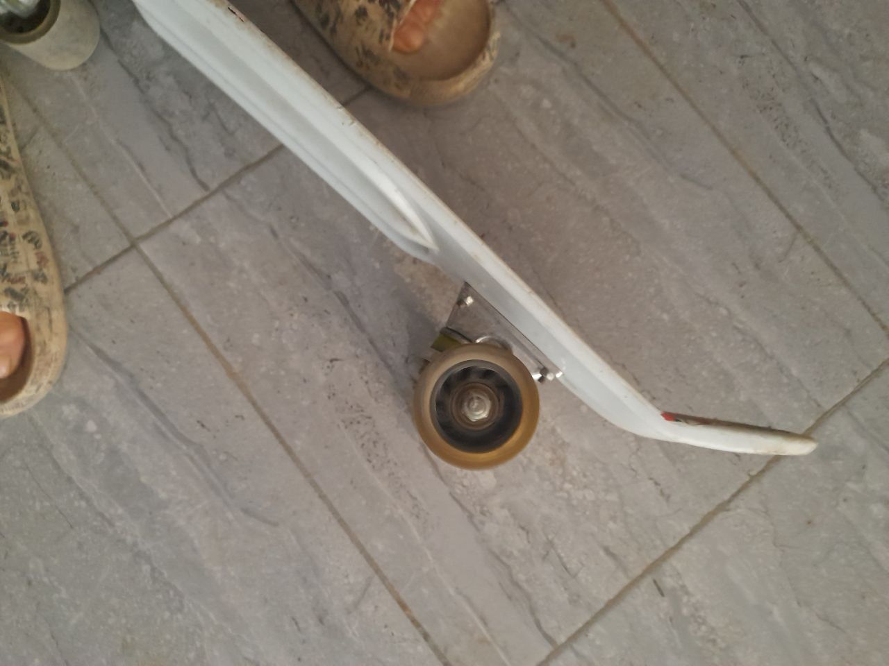 Skateboard sotiladi holati ideal