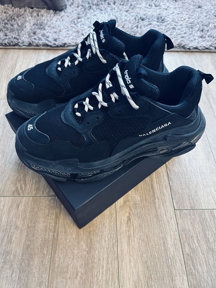 Balenciaga triple S ,marime 45,ca noi