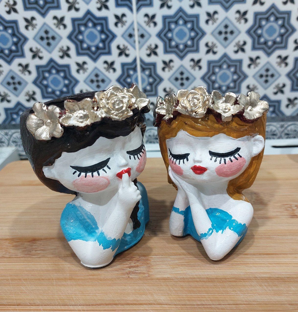 Шкатулки, сувениры, статуэтки, подносы