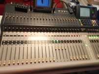 Mixer Mackie TT-24 digital motorized faders