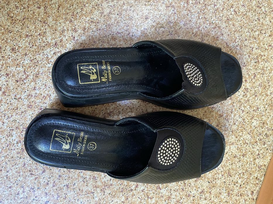 Женские  шлепанцы продам срочно