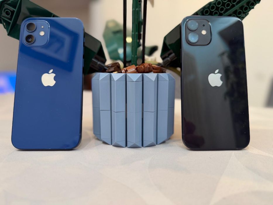 Iphone 12 blue and black (128GB si 64 GB)