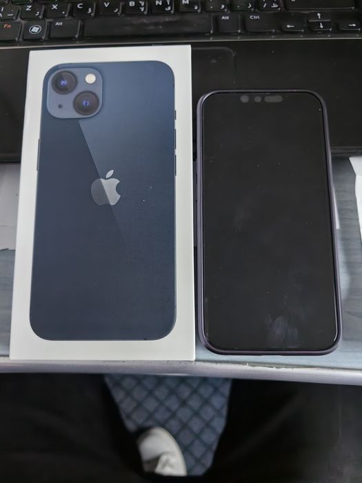 Vand telefon  iPhone 13