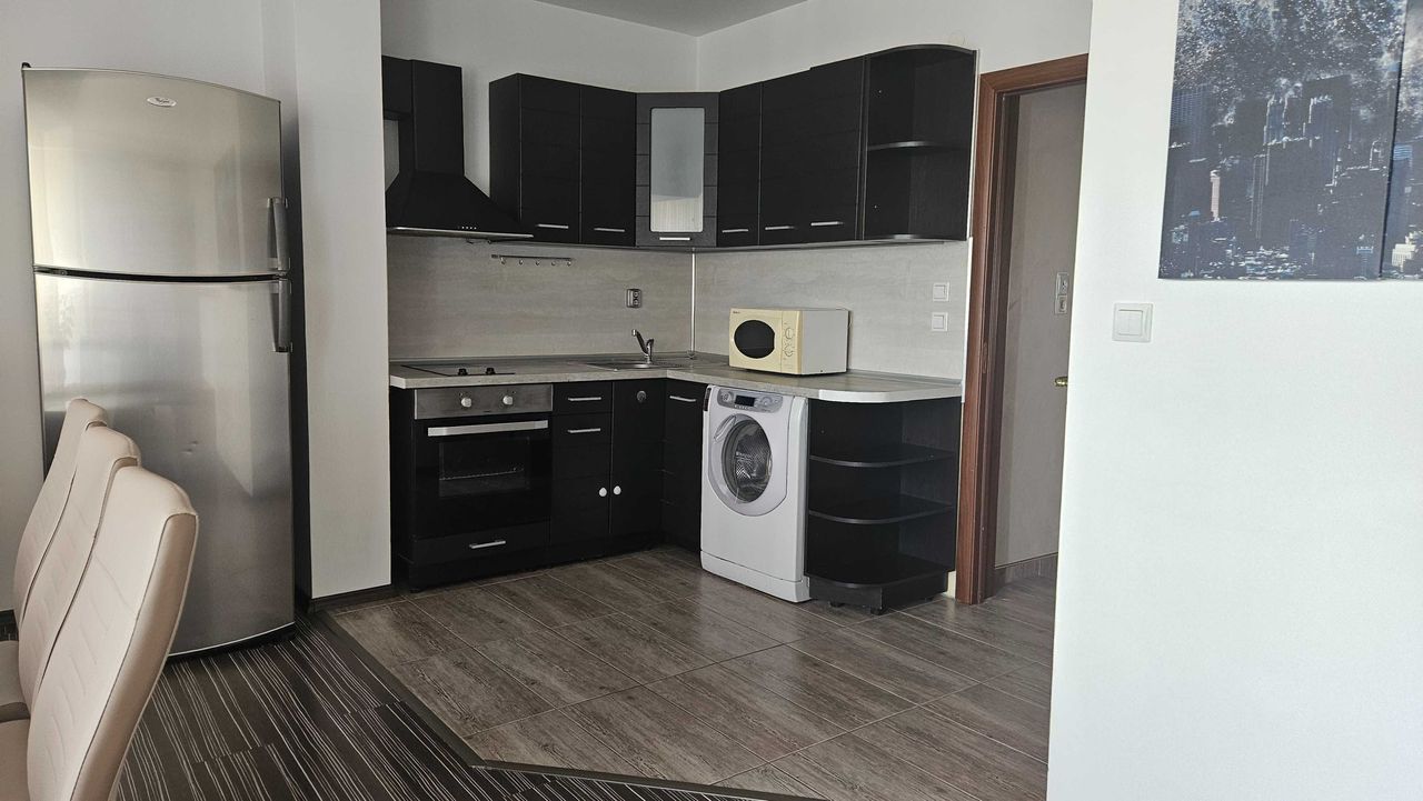 Дава се под наем Тристаен апартамент в Пловдив, Център - 100 кв.м за 600 € - Снимка #5