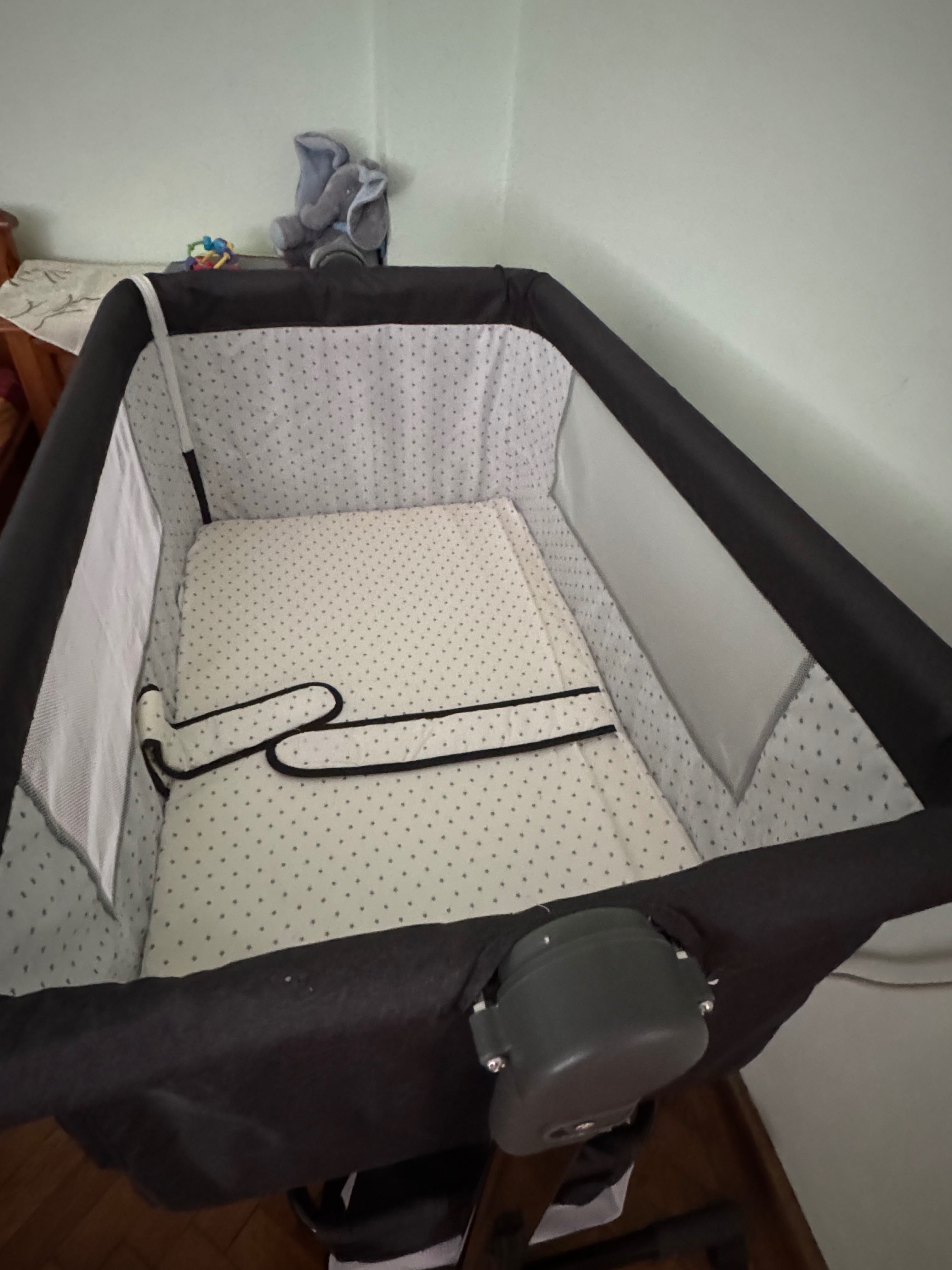 Patut copii co-sleeper pliabil, nou, folosit o singura zi