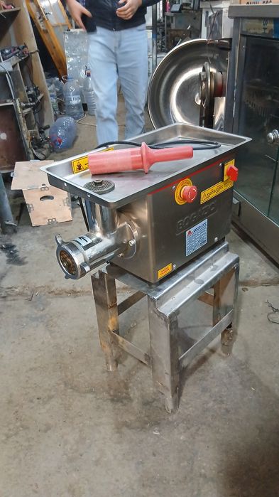 Mesarubka 12 lik 220v