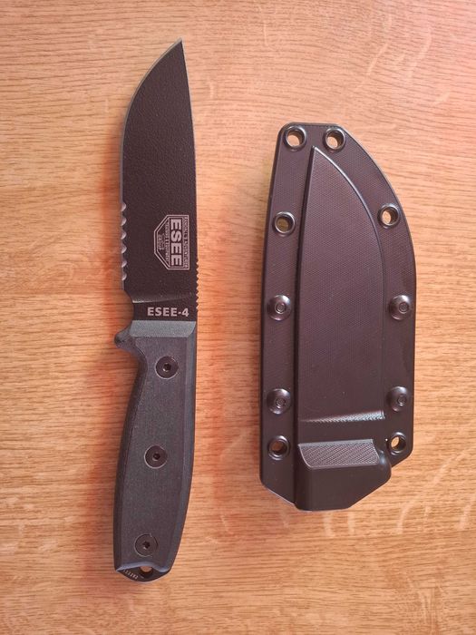 Cutit de vanatoare/camping ESEE 4