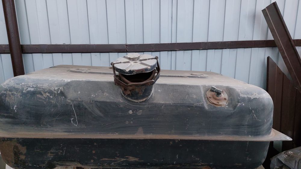 Продам бензобак 20000