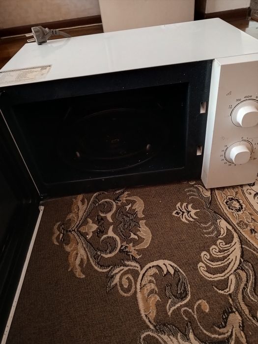 Продам нерабочую микроволновку